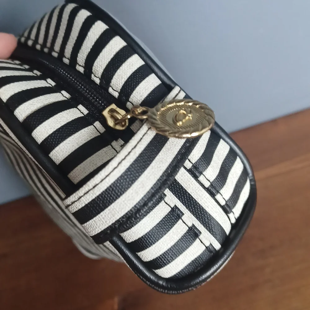 Oscar de La Renta cosmetic bag